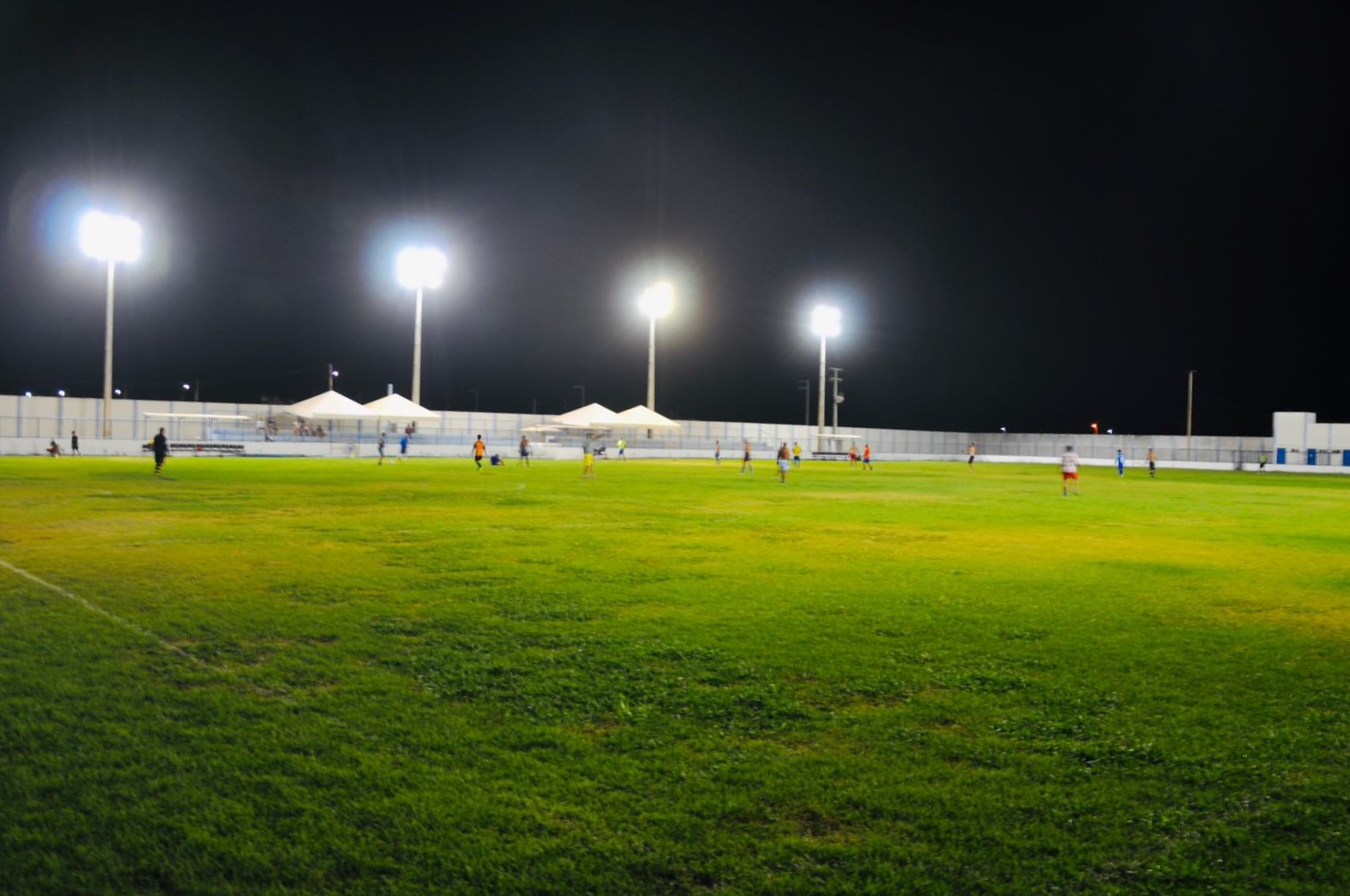Estádio Rogerão passa por modernização com a troca de refletores metálicos por LED's